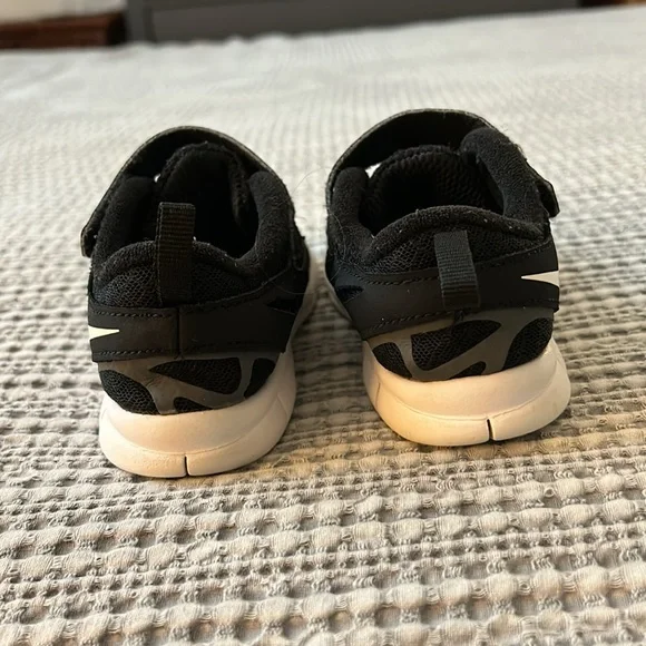 Nike Free Run 2 Black White - DA2692-004 - Picture 6 of 10